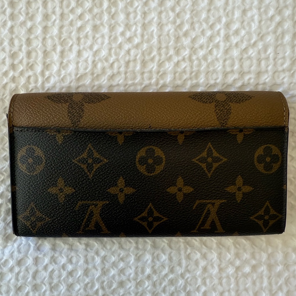 Louis Vuitton Giant Reverse Monogram Wallet - Picture 2 of 5